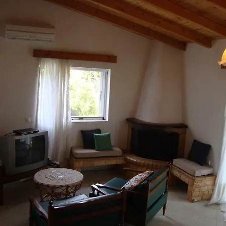 Three Bedroom Magoula (Evia)