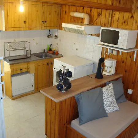 بيت للعطل Three Bedroom Magoula (Evia)