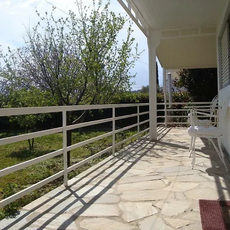 Three Bedroom Holiday home Magoula (Evia)